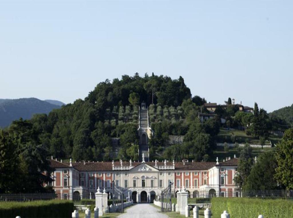 ريزاتو Villa Fenaroli Palace Hotel المظهر الخارجي الصورة